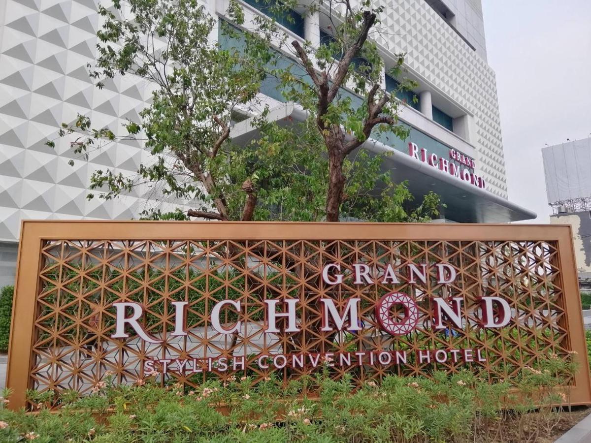 Grand Richmond Stylish Convention Hotel Nonthaburi Buitenkant foto