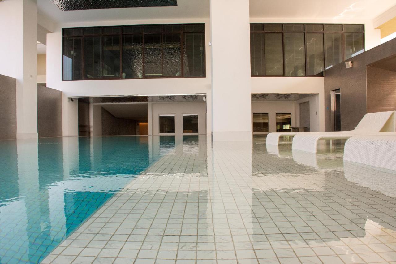 Grand Richmond Stylish Convention Hotel Nonthaburi Buitenkant foto